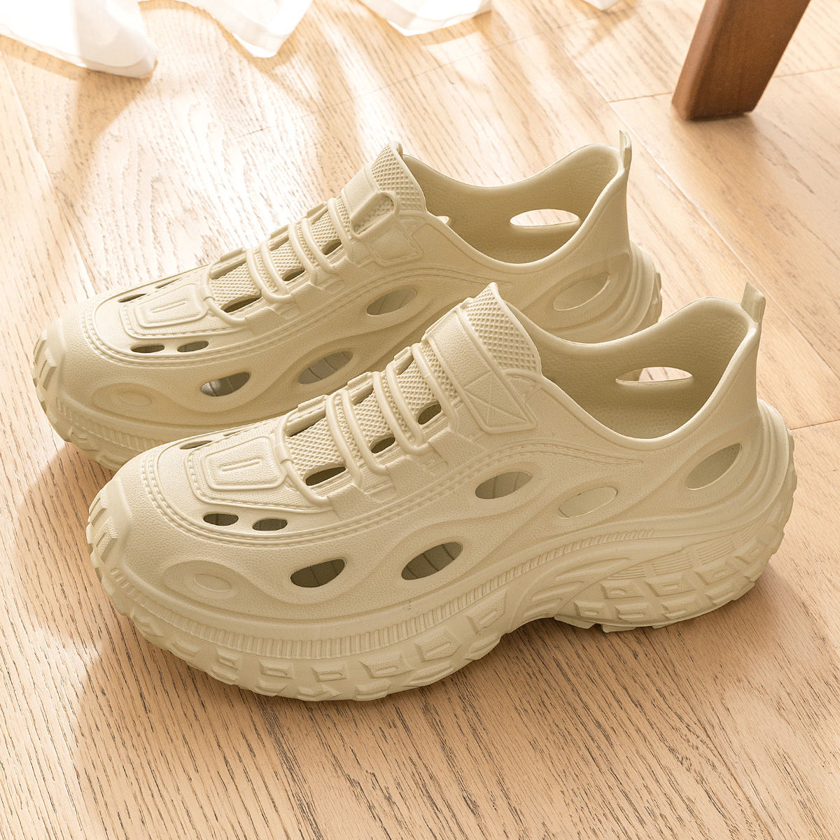 รองเท้าแตะฤดูร้อนสำหรับผู้ชายส - Aquatic Sports Shoes บทวิจารณ์และราคา